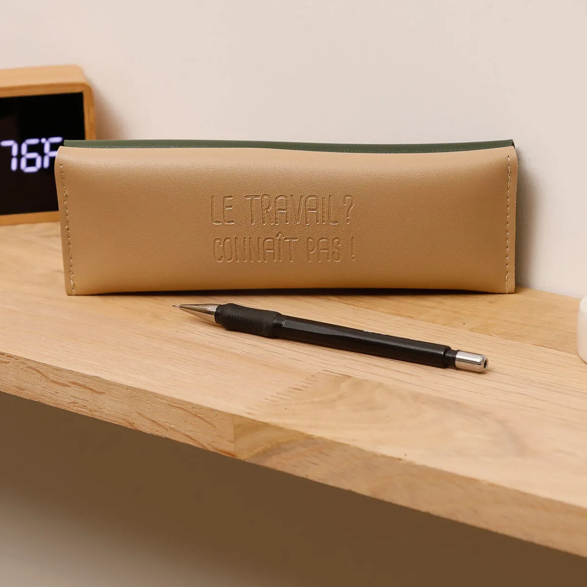 La Chaise Longue TROUSSE A CRAYONS LE TRAVAIL, CONNAIT PAS Discount